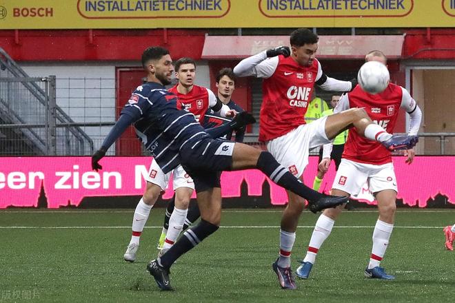 在反思自己 在反思自己