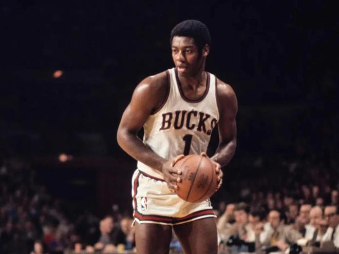 利拉德以其 利拉德以其